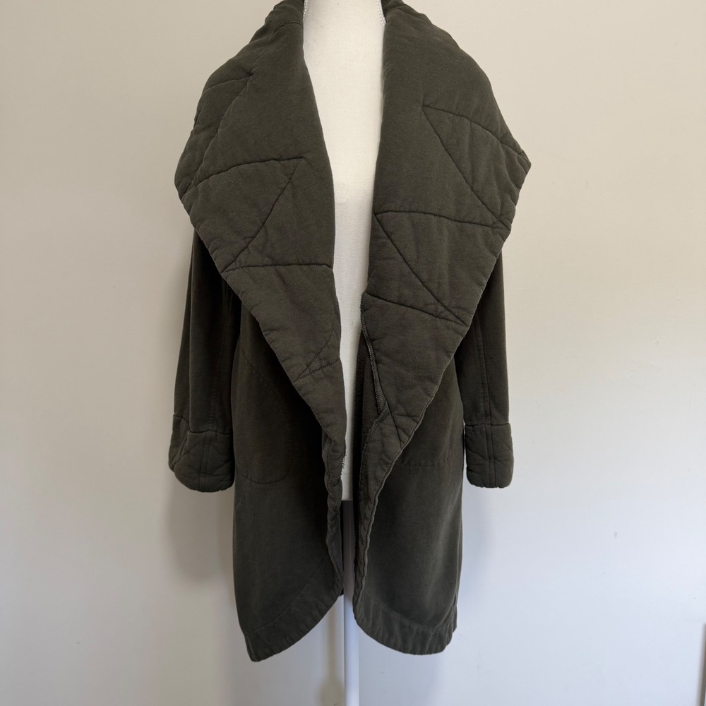 On the Road Oversized Quilted Shawl Hooded Cardigan Size M/L Dark Grey Cozy